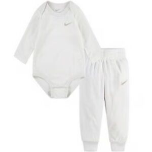 Nike Velour 2 piece set 3 months Pale Ivory NWT